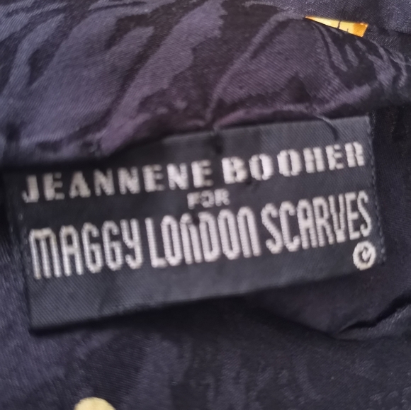 Jeannene Booher/Maggy London Scarves Signed Black/Gold Silk - Picture 3 of 7